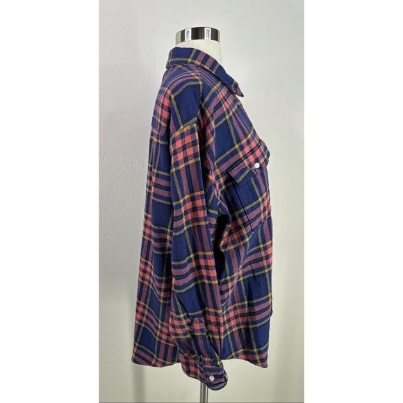 Old Navy The Boyfriend Button Down Shirt - Picture 3 of 12